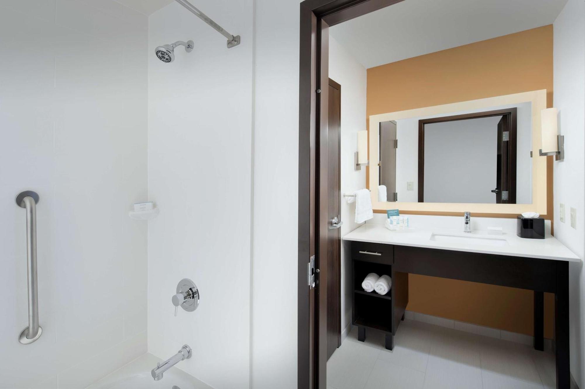 Homewood Suites By Hilton Kansas City Speedway Exteriör bild