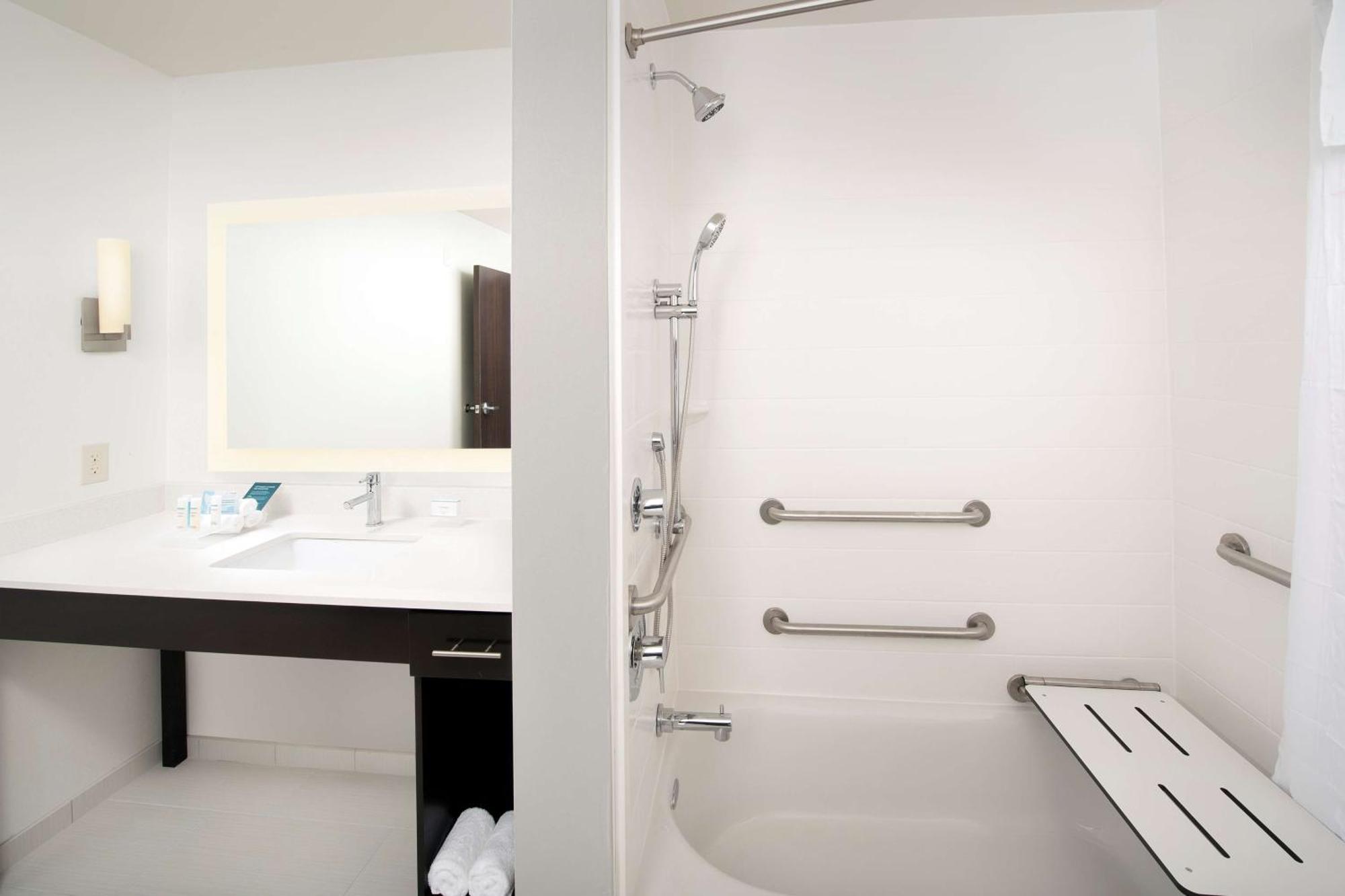 Homewood Suites By Hilton Kansas City Speedway Exteriör bild