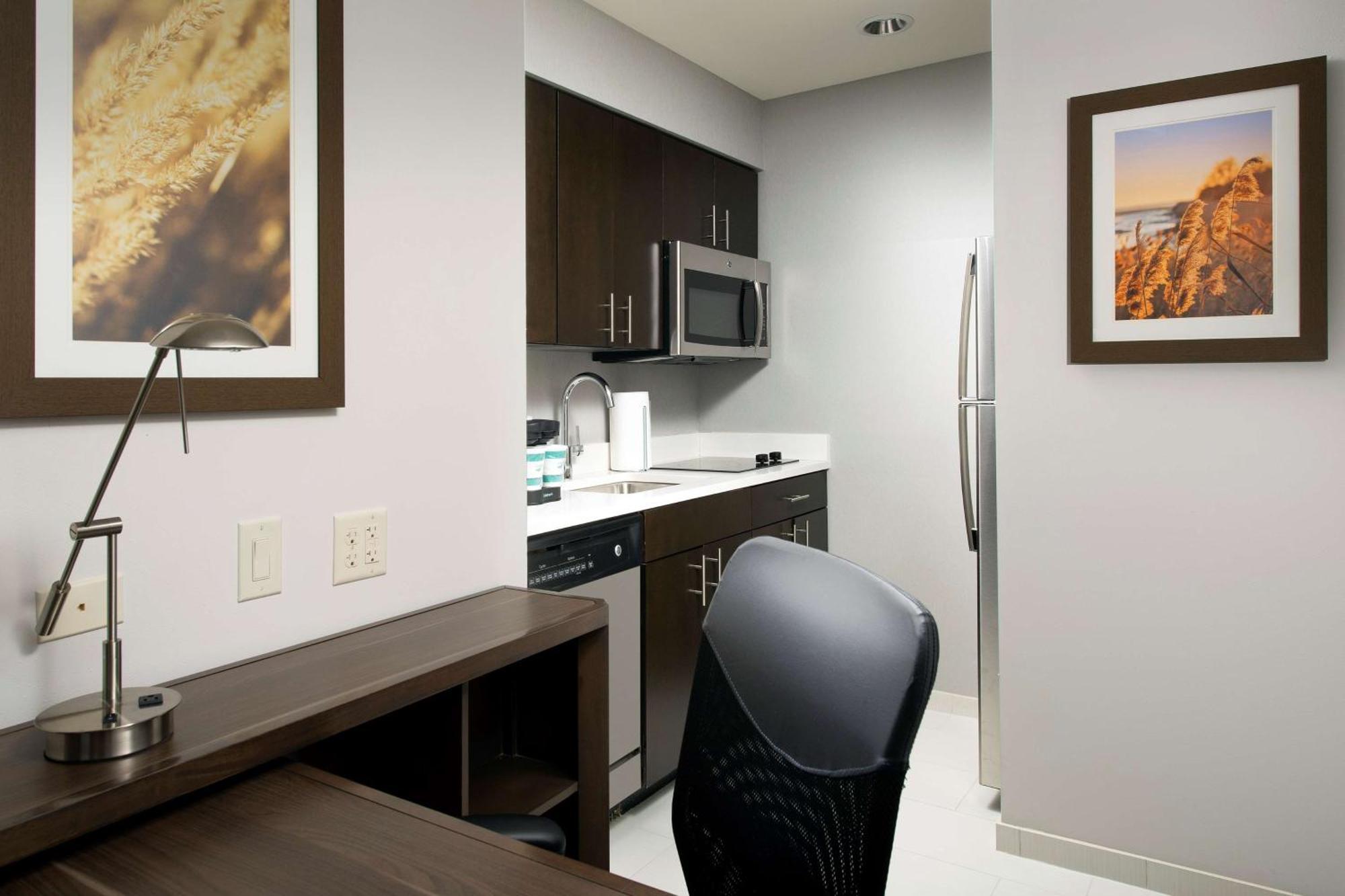 Homewood Suites By Hilton Kansas City Speedway Exteriör bild
