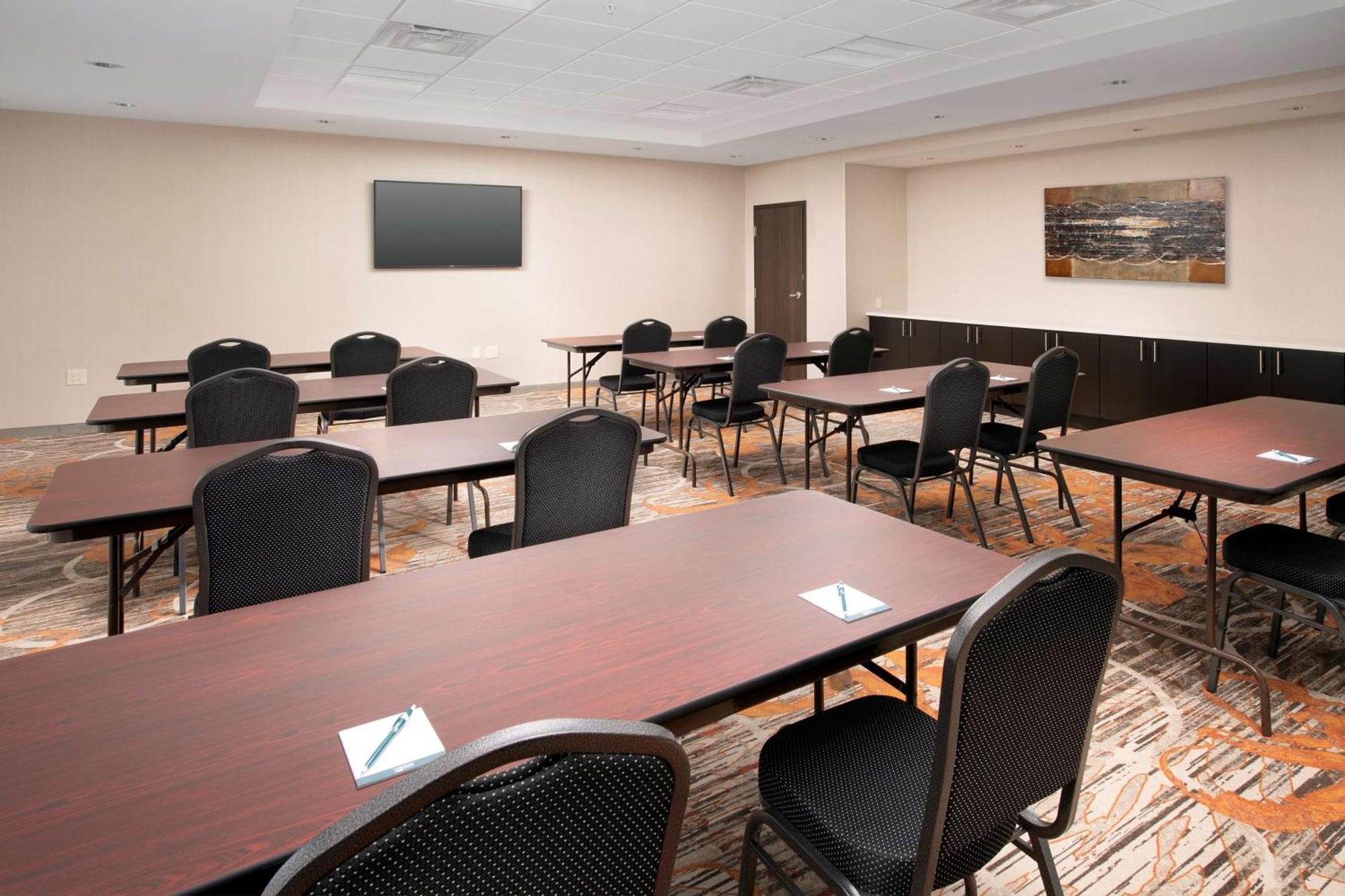 Homewood Suites By Hilton Kansas City Speedway Exteriör bild