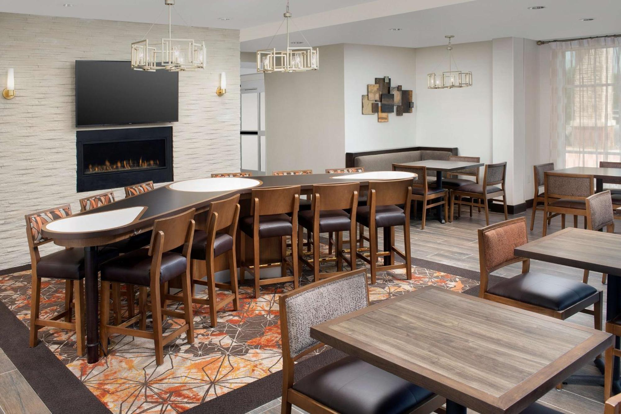 Homewood Suites By Hilton Kansas City Speedway Exteriör bild